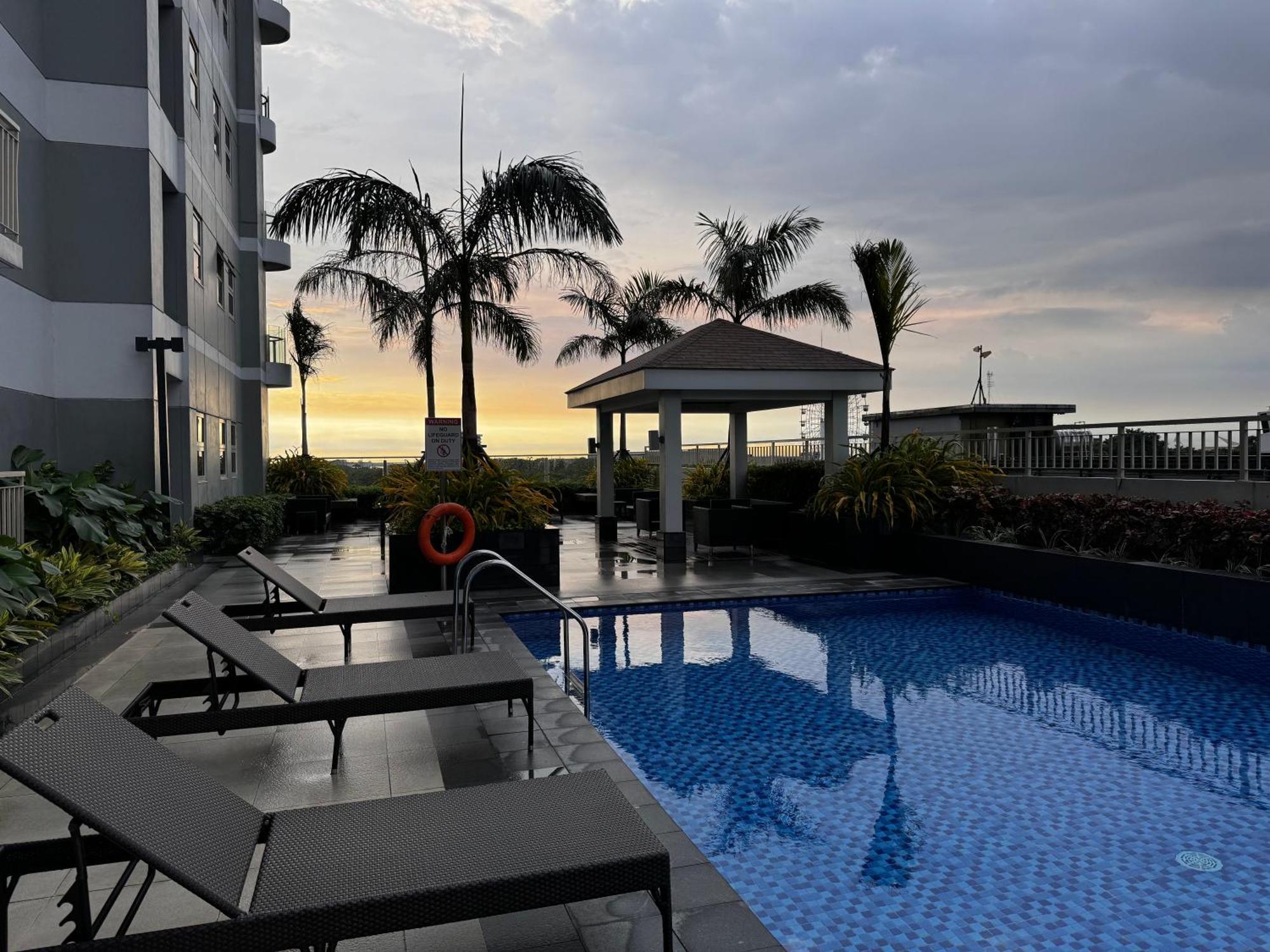 Beautiful 1Bed Condo Nr Airport, Moa, Makati, Bay Манила Екстериор снимка